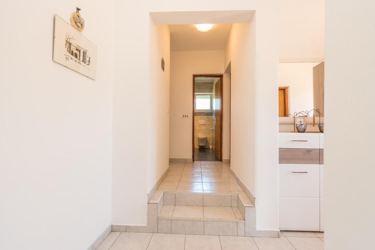 Nelly Apartments 普利拉卡 外观 照片